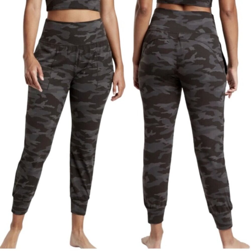 Athleta Salutation Jogger Camo Black Size M